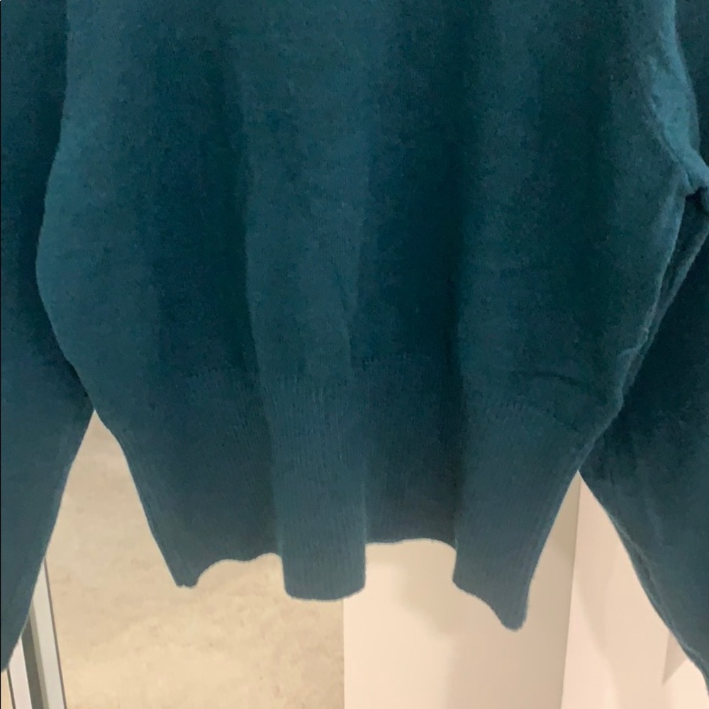 Express Top - NWT - Picture 3 of 5